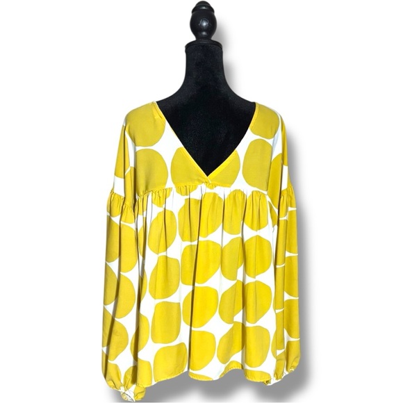 Ces Femme Yellow and White Long Balloon Sleeve Lightweight Flowy V-Neck Blouse - Picture 6 of 16